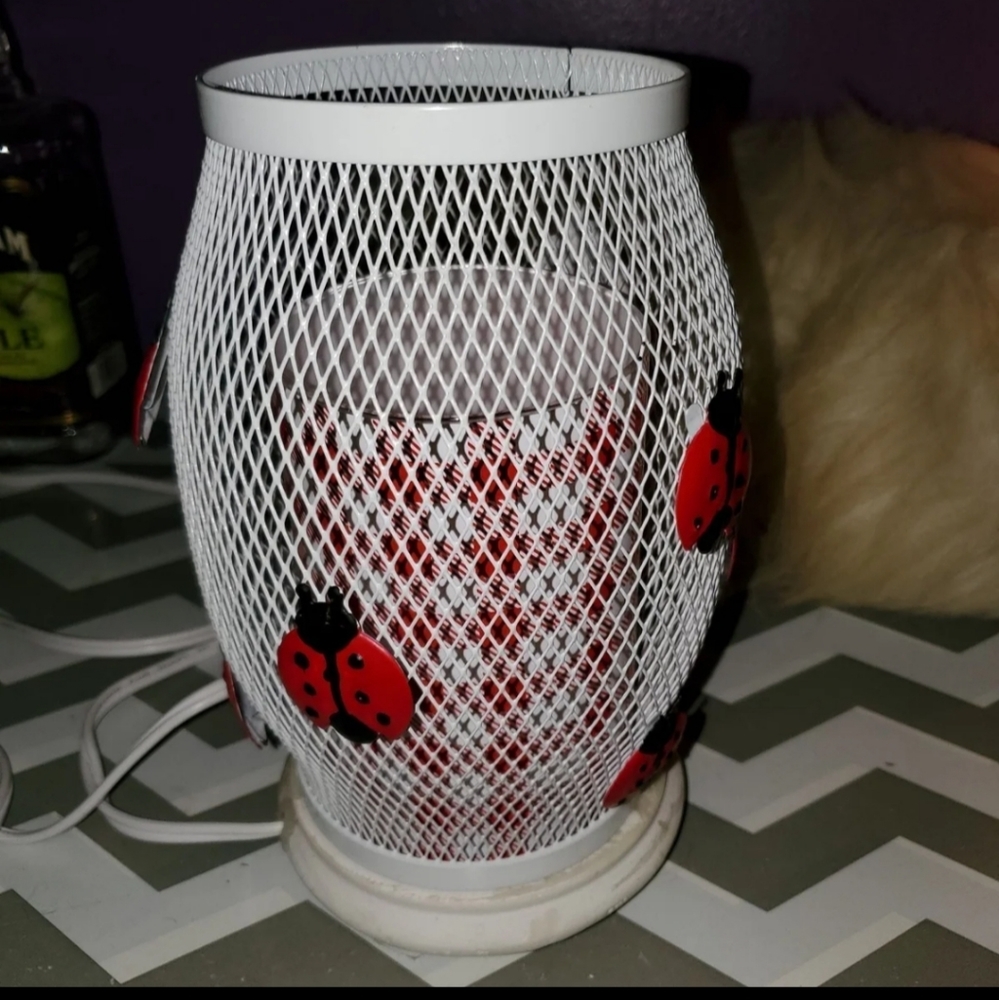 Pink zebra sprinkles lot and warmer